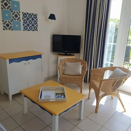 Charmante Maison De Avec Acces Piscine