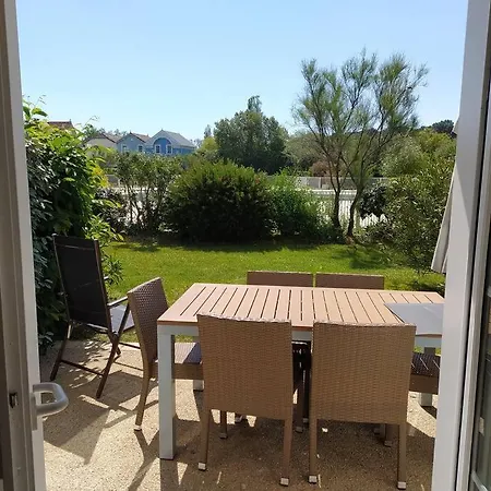 Nyaraló Charmante Maison De Avec Acces Piscine