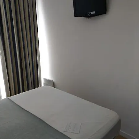 Charmante Maison De Avec Acces Piscine