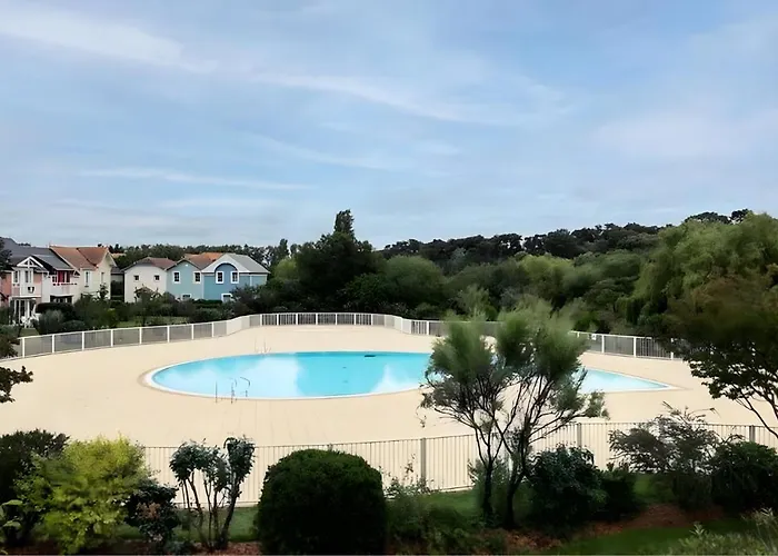 Charmante Maison De Avec Acces Piscine *